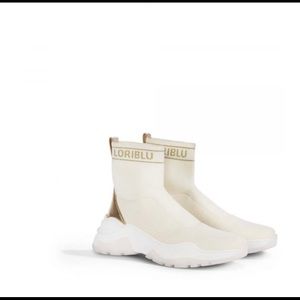Loriblu’s new sneakers play on ivory
